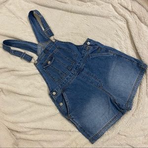 Denim Overalls With Pockets!